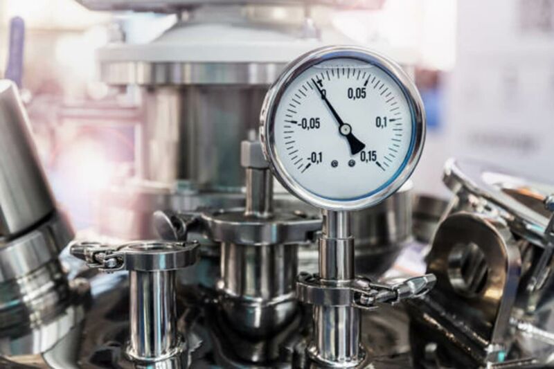 Pressure Manometer  © DoroO / iStock Photo
