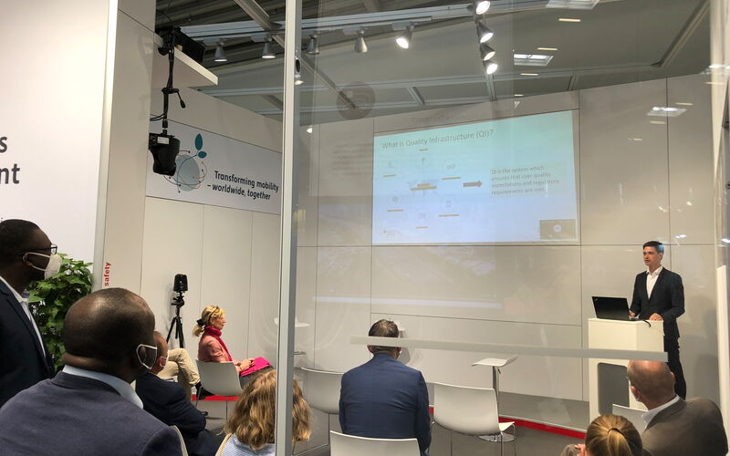 Project Director Johannes Braun presents GPQI at the IAA Mobility 2021.