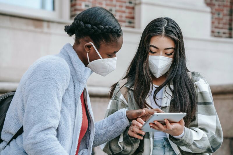 Standardisation brings harmonisation, security and amplifies access to health. © Charlotte May / Pexels