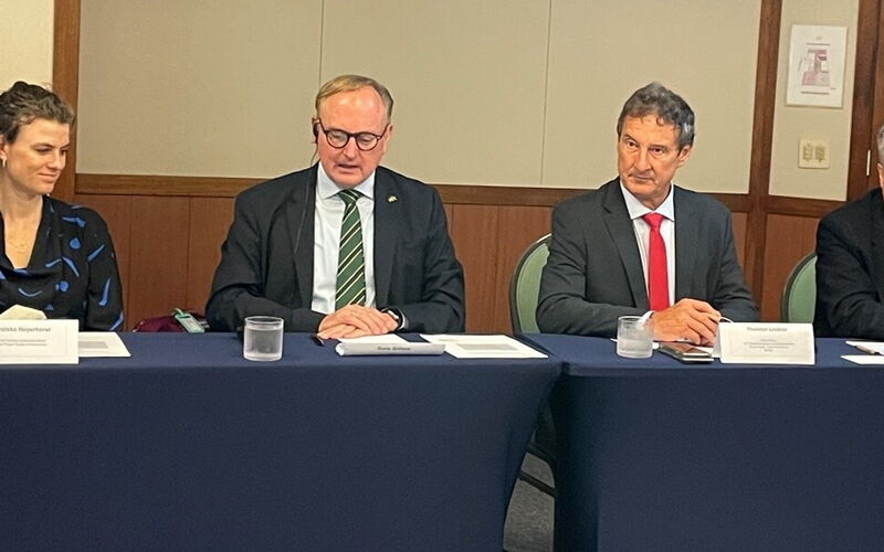 From left to right: Franziska Heyerhorst (GPQI), Boris Böhme (BMWK), Thorsten Lindner (BMWK) and Thomas Ulbrich (VDMA) highlighted the role of the German-Brazilian Dialogue on QI. © GPQI-GIZ