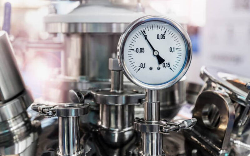 Pressure Manometer  © DoroO / iStock Photo